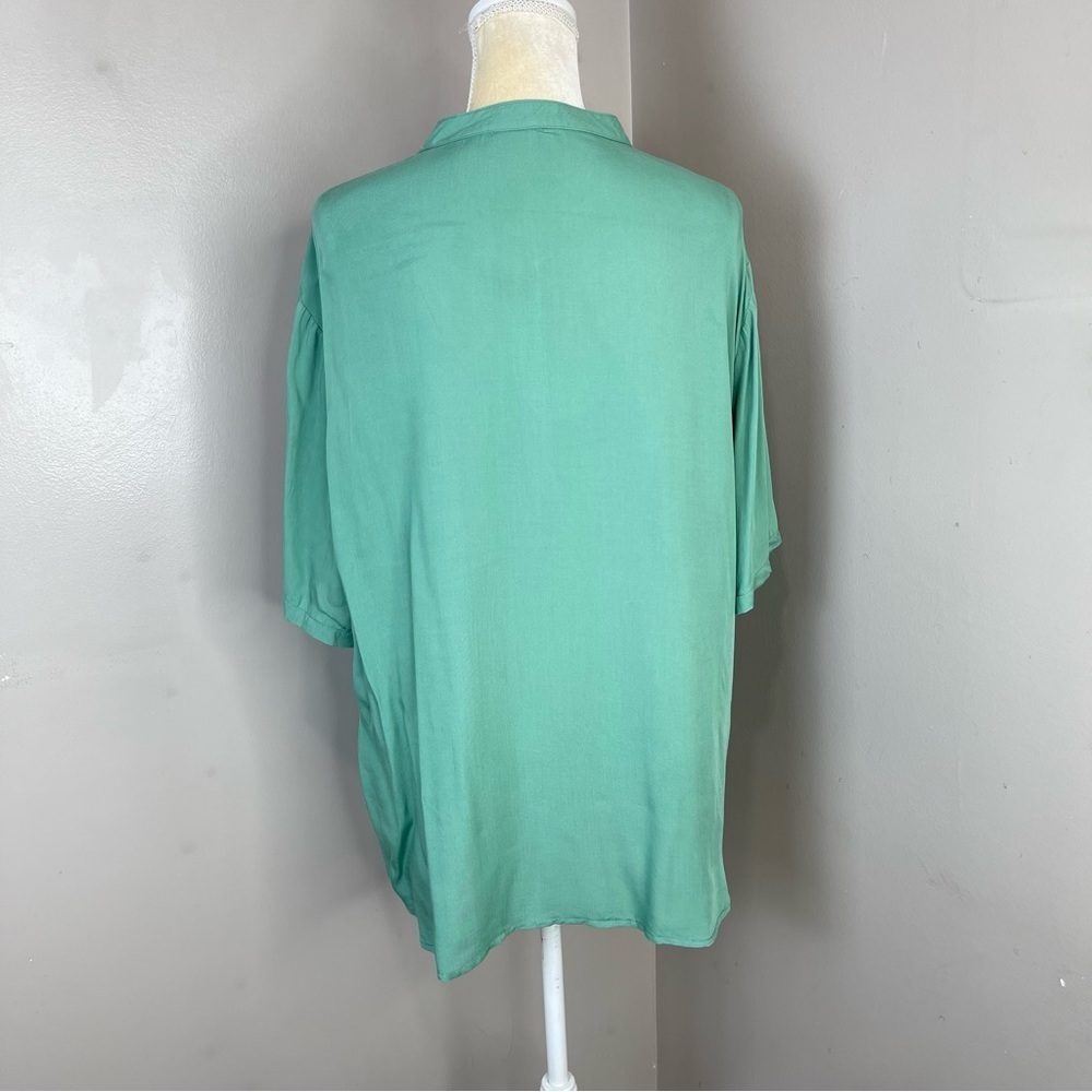 Women Green Buttons Front Sz 2XL Top - Picture 2 of 9